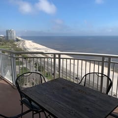Lighthouse Hideaway