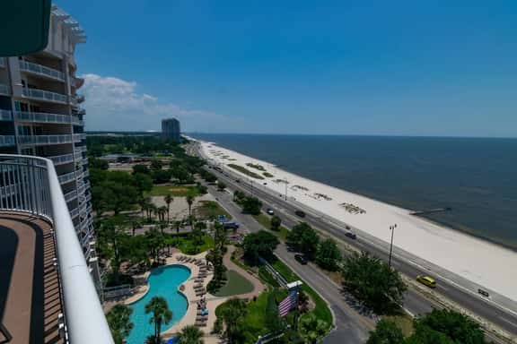 High Tide Retreat - Image 1