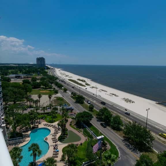High Tide Retreat - Image 1