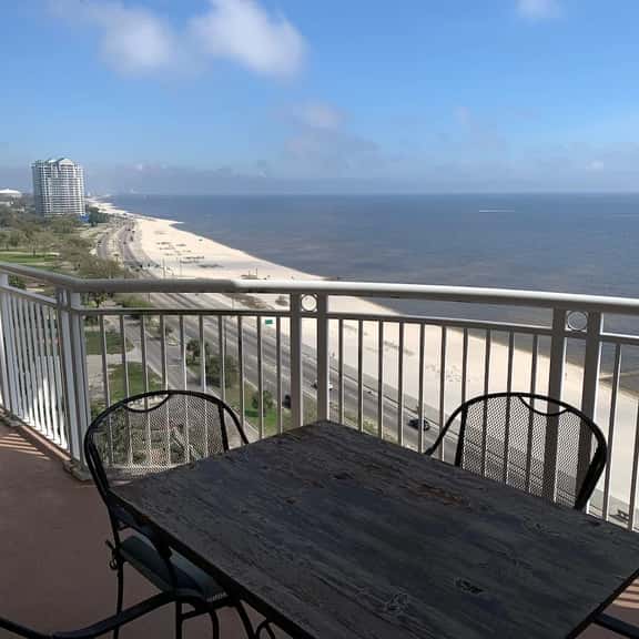 Lighthouse Hideaway - Image 1